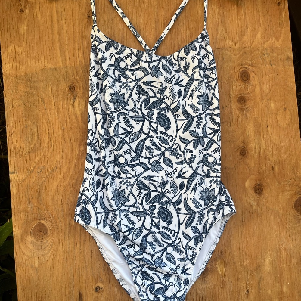 Summer sale 🌞Blue and White Damask Bikini Swimwear